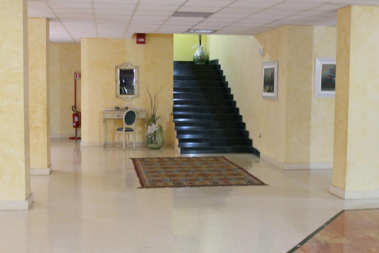 Castelluccio dei Sauri Hotel Agri Resort "Agora" المظهر الخارجي الصورة